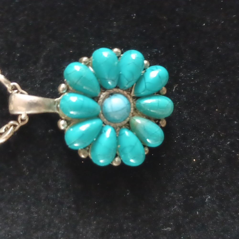Necklace - Picture 2 of 3